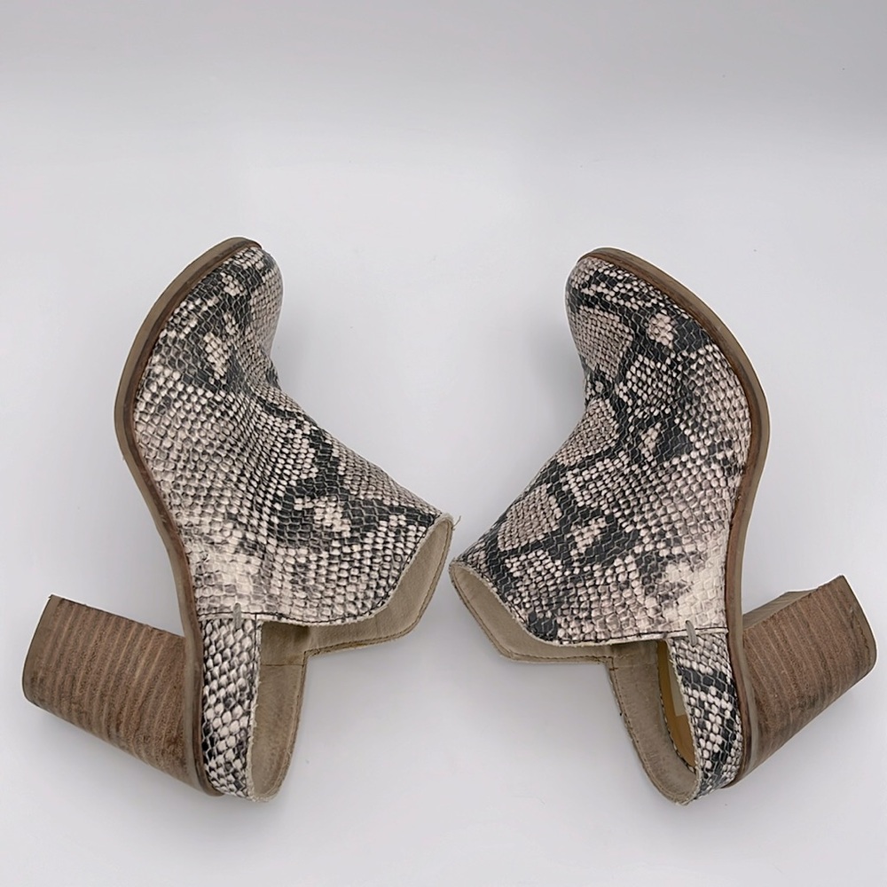 Dolce Vita - women’s Selene‎ Snake embossed heeled Mule shoes gray / tan size 8 - Picture 9 of 13